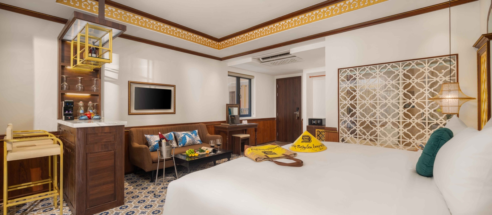 SIGNATURE SUITE