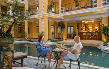 Main Pool Bar
